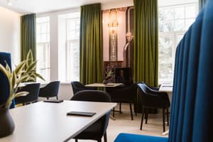 thumbnail: Restaurant