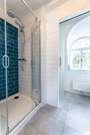 thumbnail: Bathroom shower