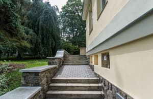 thumbnail: Exterior