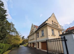 thumbnail: Exterior