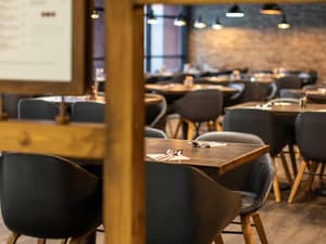 thumbnail: Restaurant