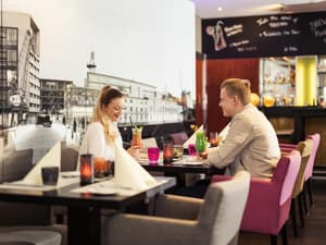 thumbnail: Restaurant