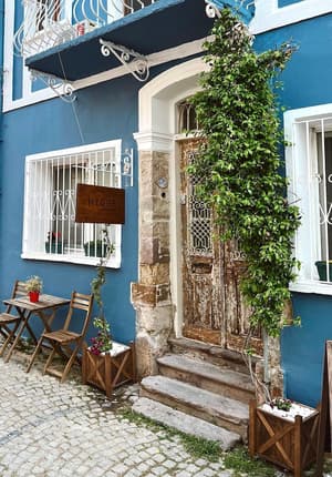 thumbnail: Front of property