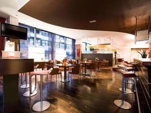 thumbnail: Bar (on property)
