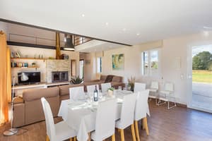 thumbnail: In-room dining