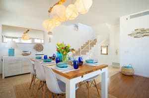 thumbnail: In-room dining