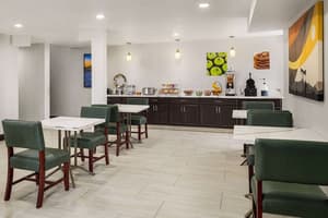 thumbnail: Breakfast area