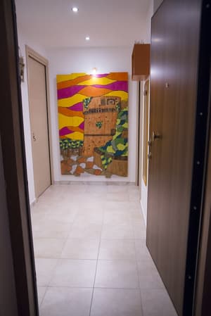 thumbnail: Interior entrance