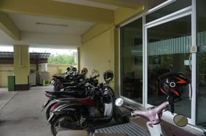 thumbnail: Parking