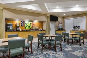 thumbnail: Breakfast area