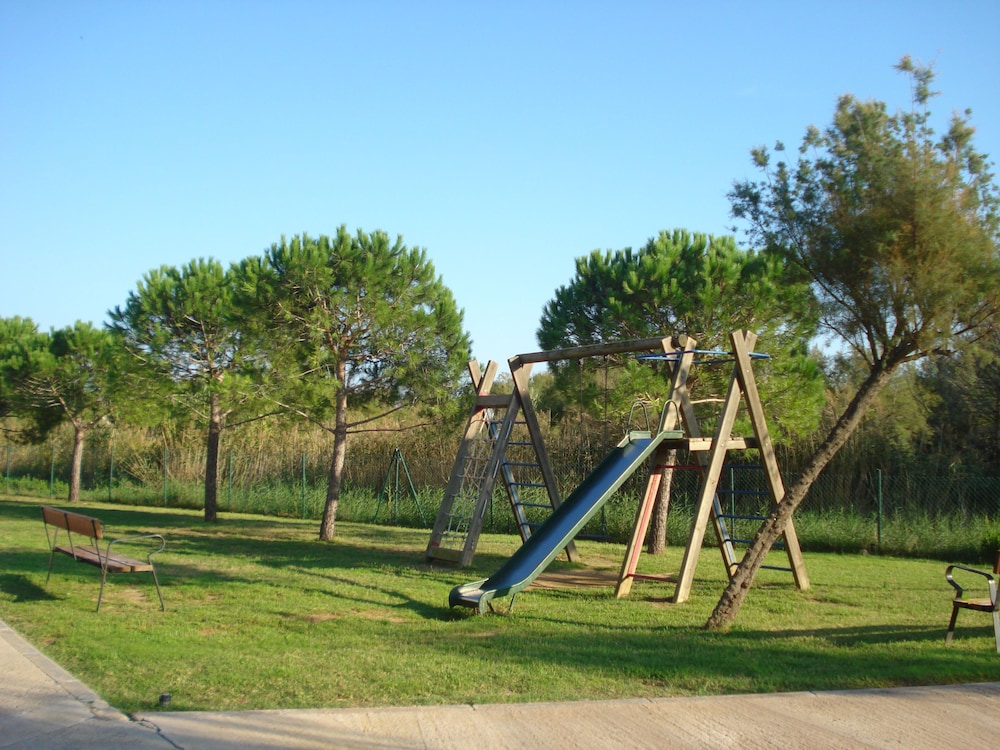 Children's play area - outdoor