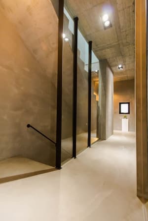 thumbnail: Hallway