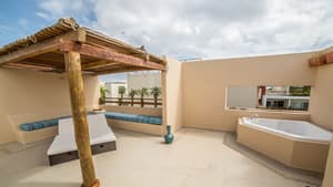 thumbnail: Outdoor spa tub