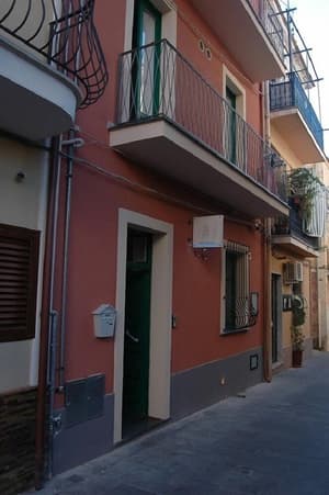 thumbnail: Front of property