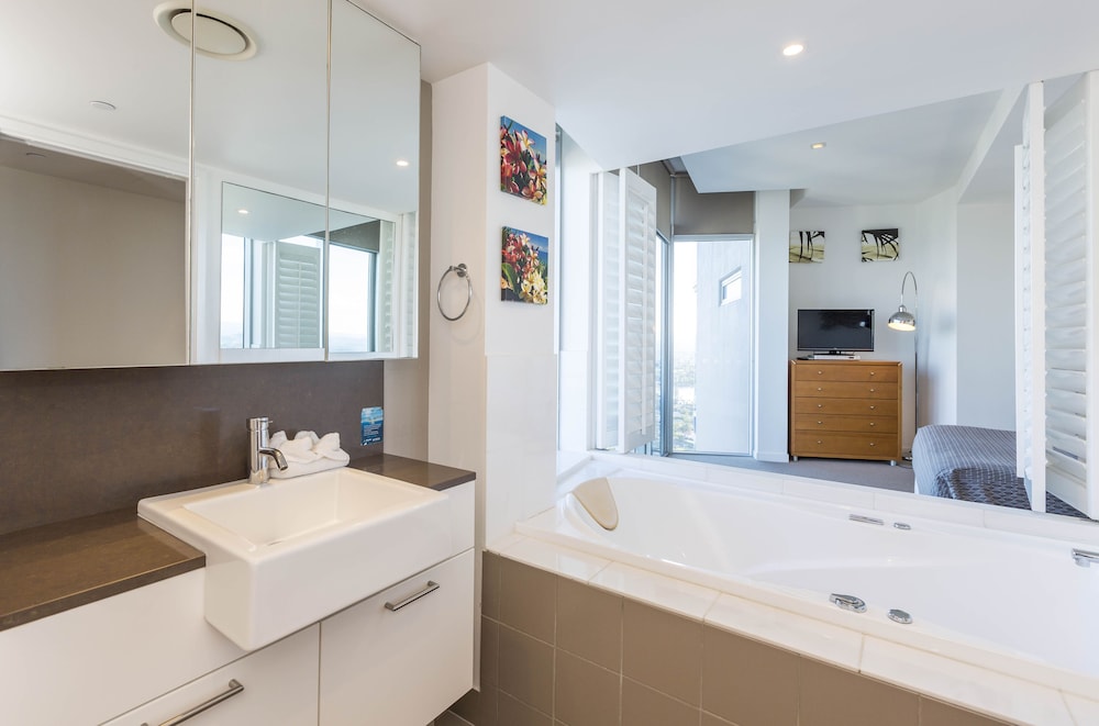 Jetted tub