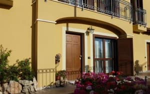thumbnail: Exterior