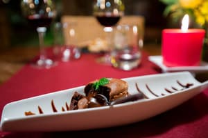 thumbnail: Couples dining