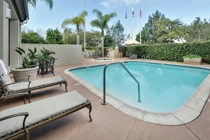 thumbnail: Front of property