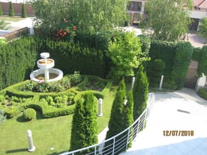 thumbnail: Property entrance