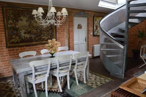 thumbnail: Interior detail