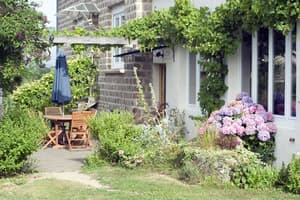 thumbnail: Front of property