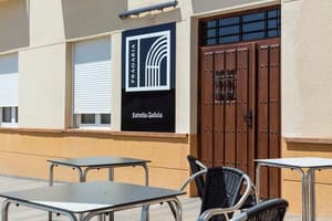 thumbnail: Outdoor dining
