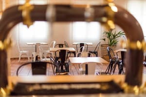 thumbnail: Restaurant
