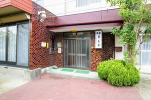 thumbnail: Property entrance