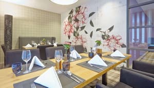 thumbnail: Restaurant