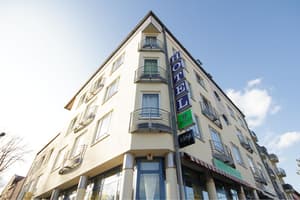 thumbnail: Front of property