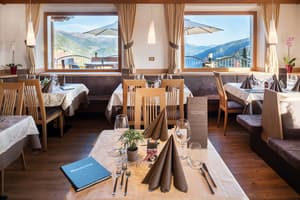 thumbnail: Restaurant