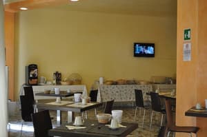thumbnail: Breakfast area
