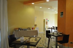 thumbnail: Breakfast area