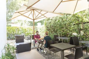 thumbnail: Bar (on property)
