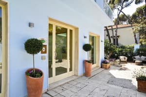 thumbnail: Property entrance