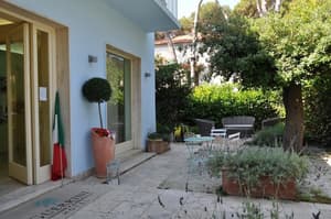 thumbnail: Property entrance