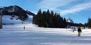 thumbnail: Skiing