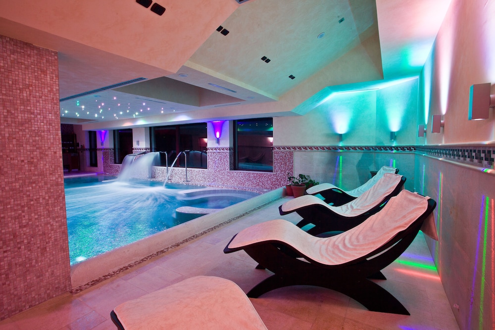 Pool waterfall