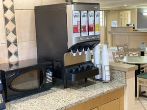 thumbnail: Breakfast area