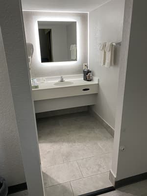 thumbnail: Bathroom