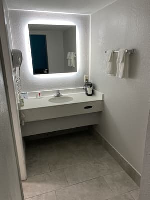 thumbnail: Bathroom