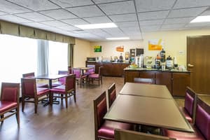 thumbnail: Breakfast area