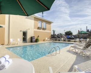 thumbnail: Pool