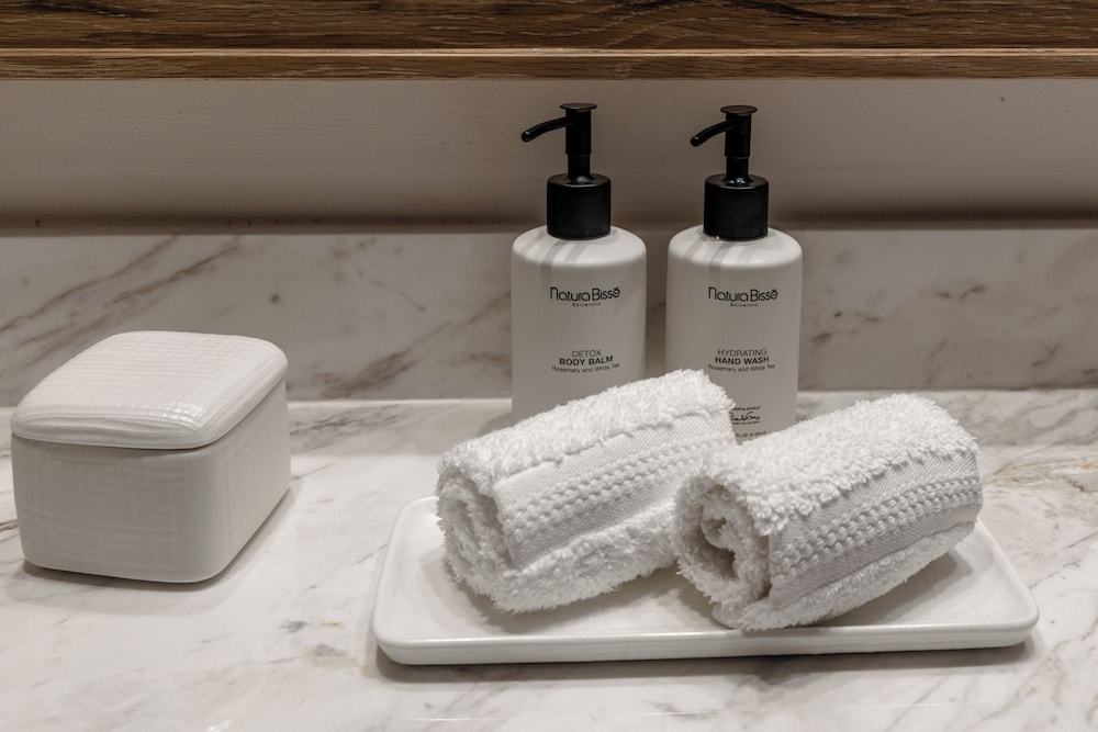 Bathroom amenities