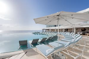 thumbnail: Infinity pool