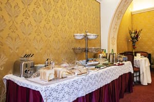 thumbnail: Breakfast area