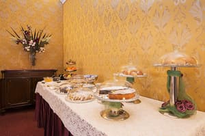 thumbnail: Breakfast area