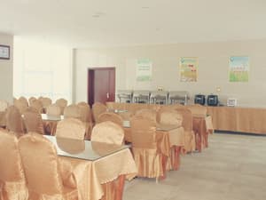 thumbnail: Banquet hall