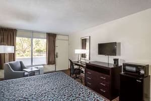 thumbnail: Guest Room,On-Site,Double Room