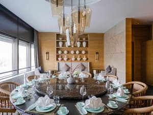 thumbnail: Restaurant